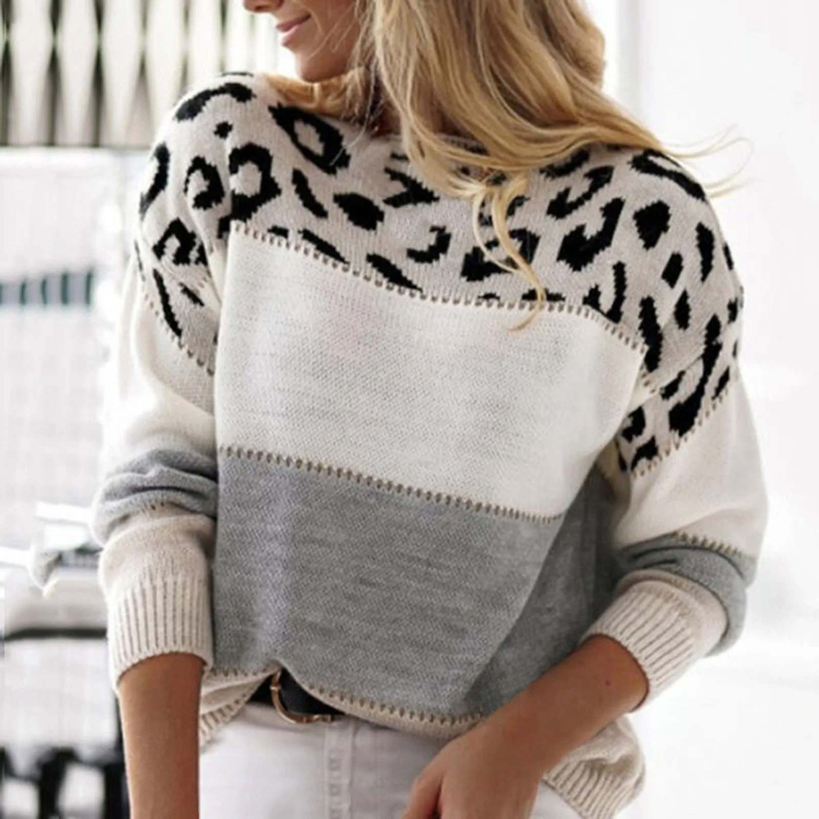 Penelope™ - Fashionable Sweater with Leopard Print