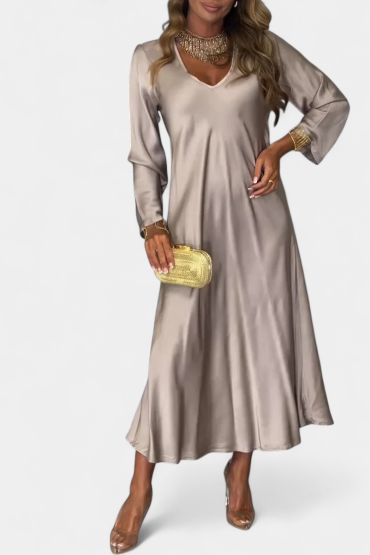 Riva Flowing Dress with V-Neck and Long Sleeves
