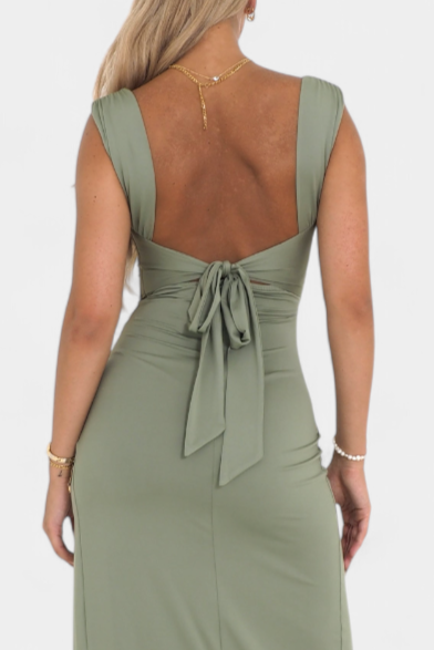 Viveka Dress with Bow on the Back and Elastic Comfort