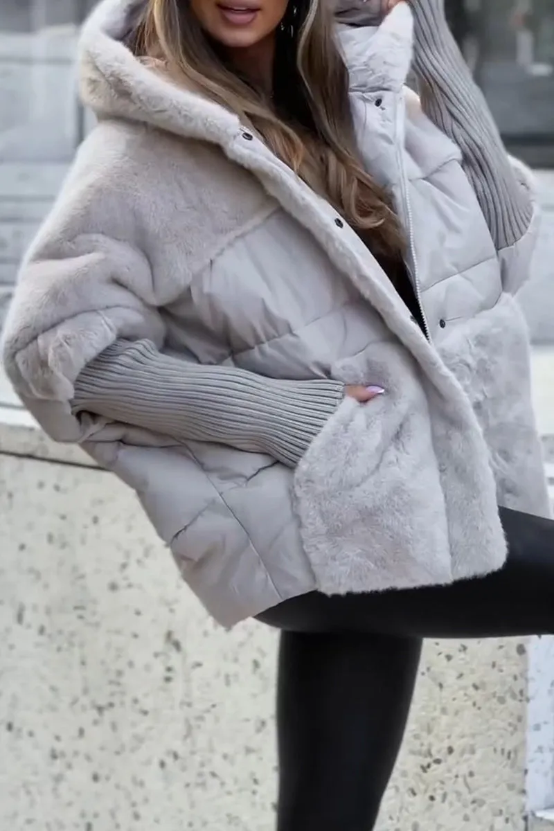 Riley™ - Modern and Luxurious Hooded Bomber Jacket