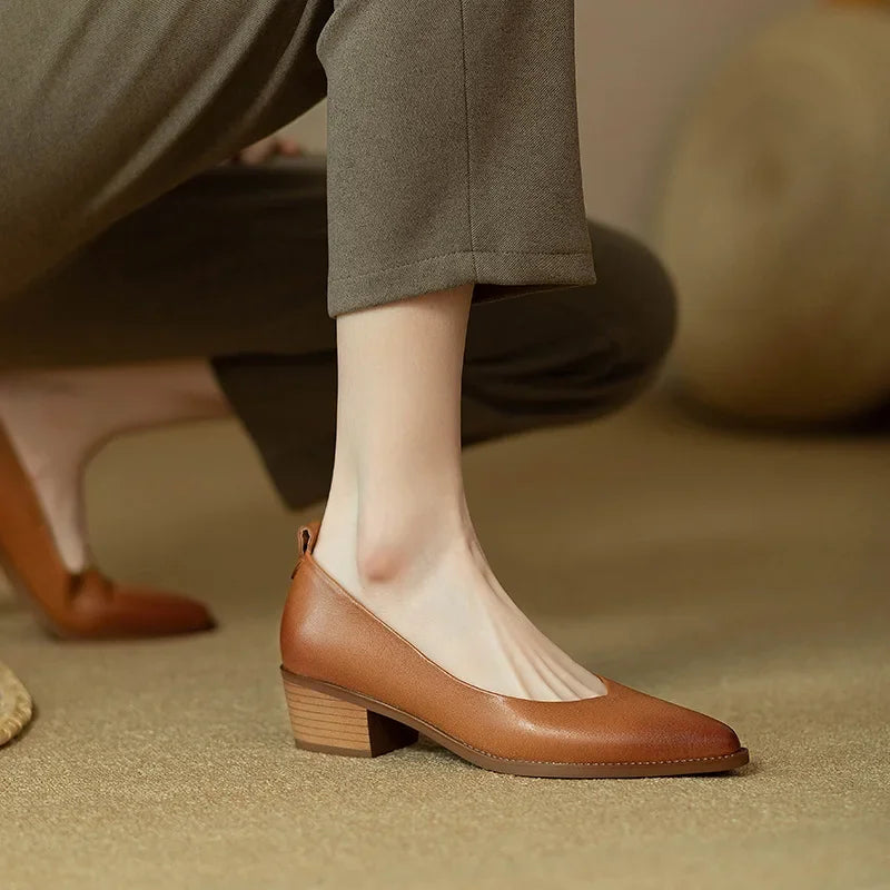 Solenza™| Helen Classic Pumps