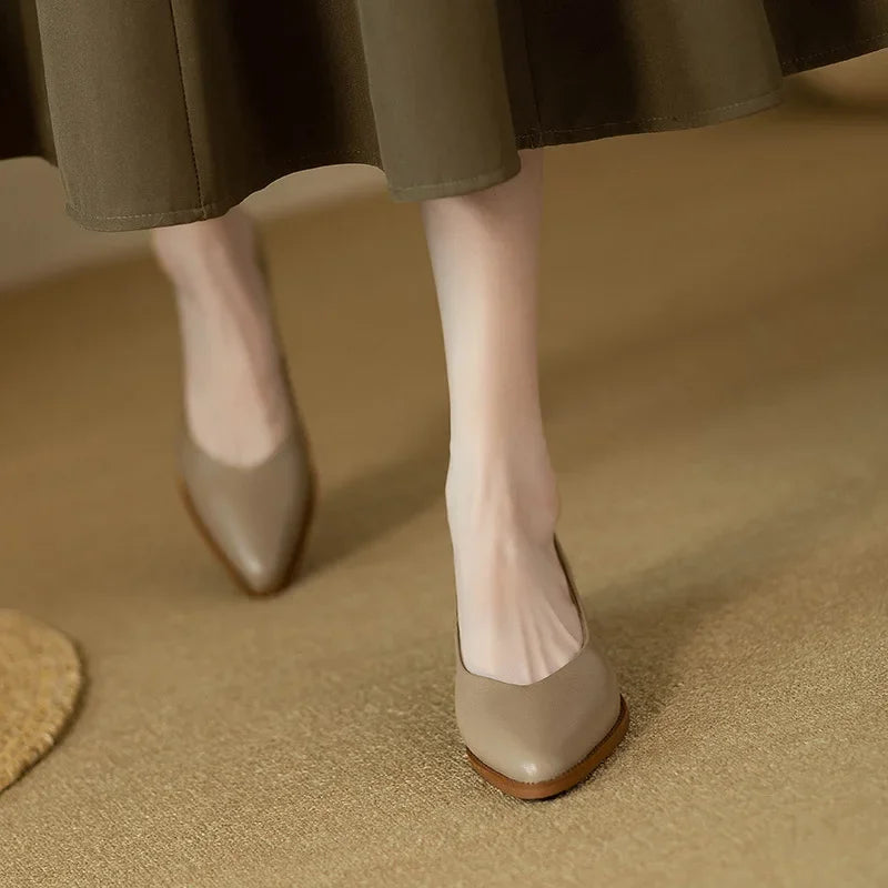 Solenza™| Helen Classic Pumps