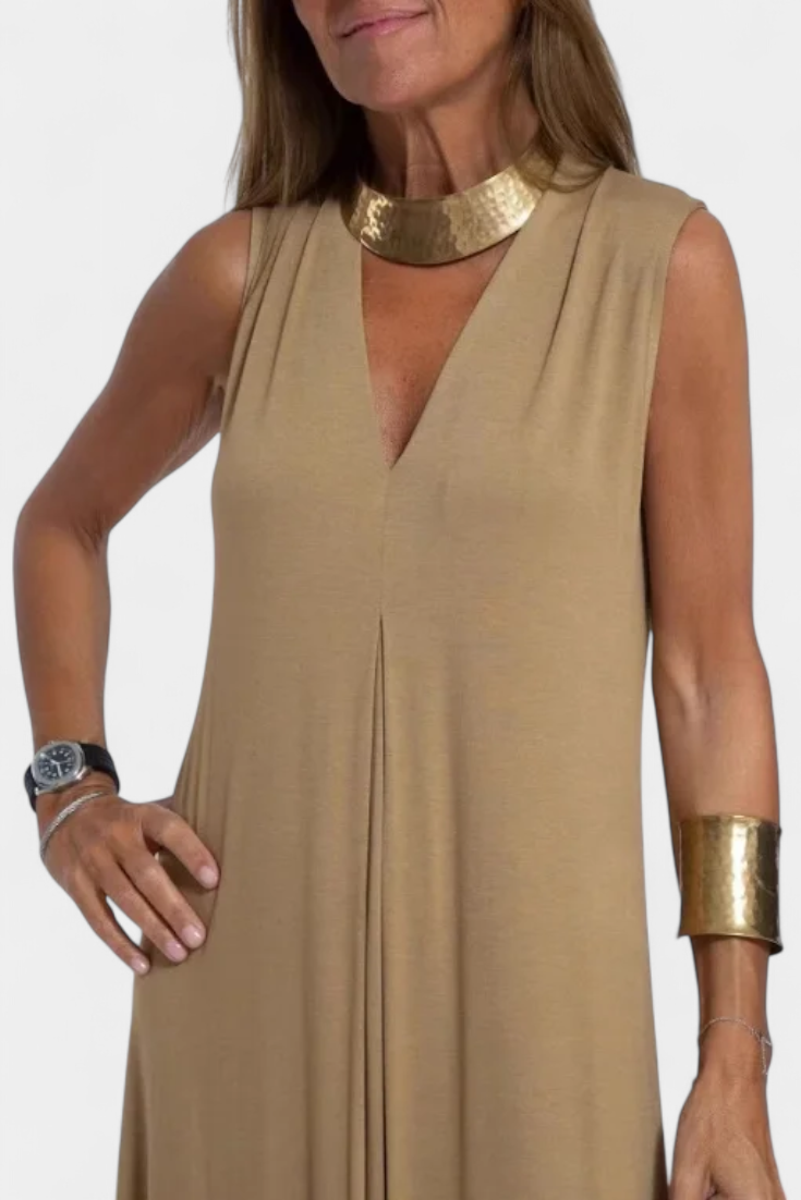 Felisa Maxi Dress Without Sleeves in Solid Color and Elegant Silhouette