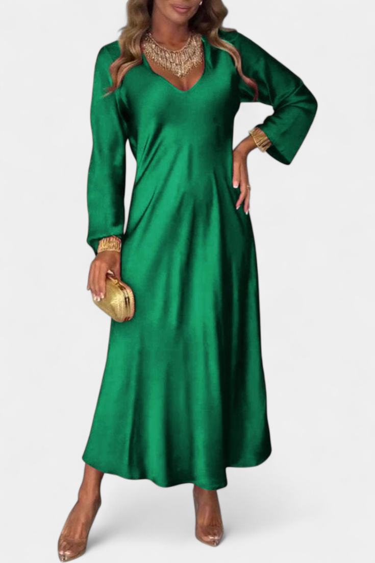 Riva Flowing Dress with V-Neck and Long Sleeves