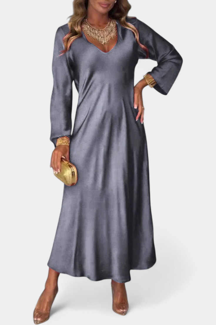 Riva Flowing Dress with V-Neck and Long Sleeves
